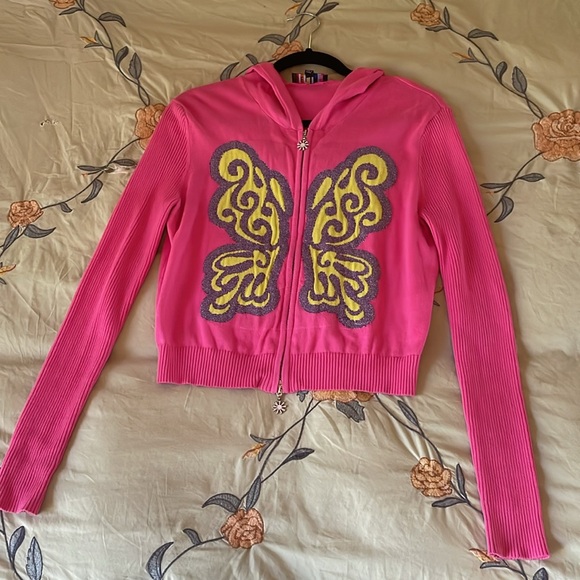 Delia’s butterfly sweater - Picture 3 of 9